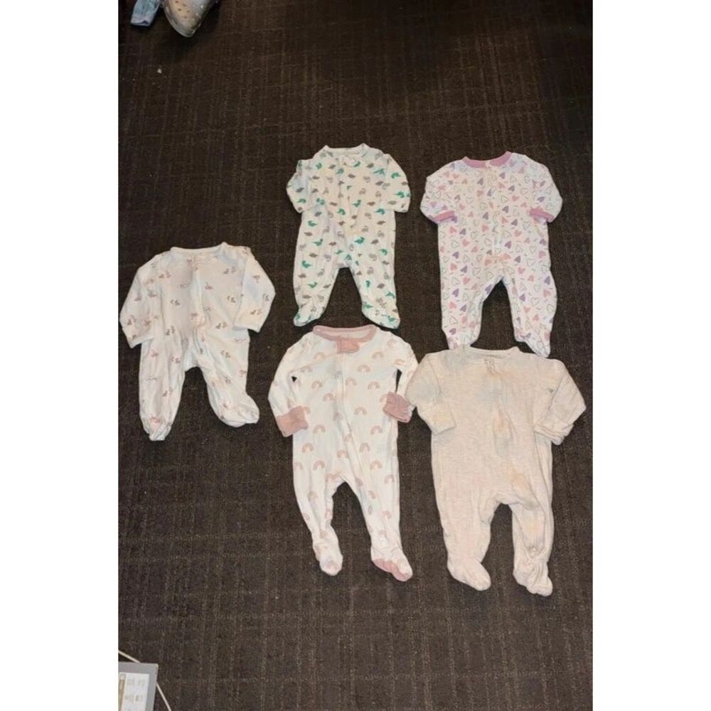 Lot of 5 Baby Girl’s Zip Up Long Sleeve Footed Sleepers Size 0-3 M